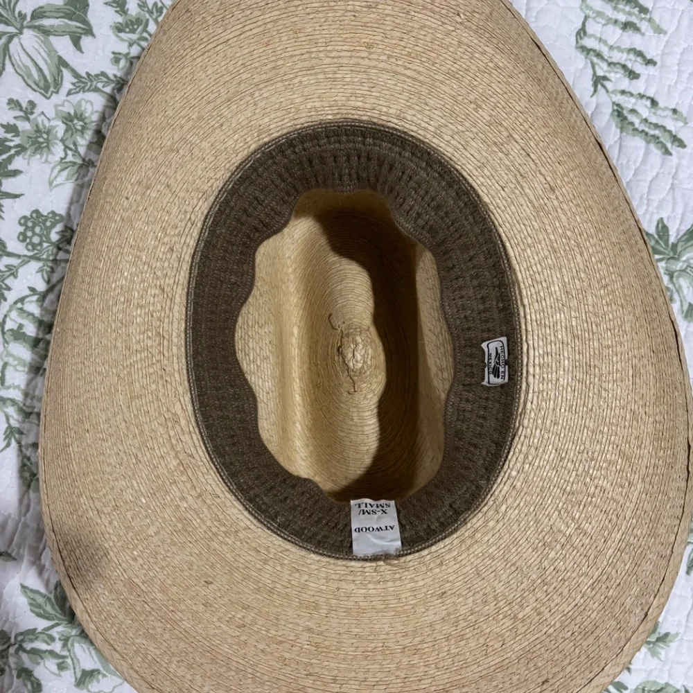 Hat - Picture 4 of 6